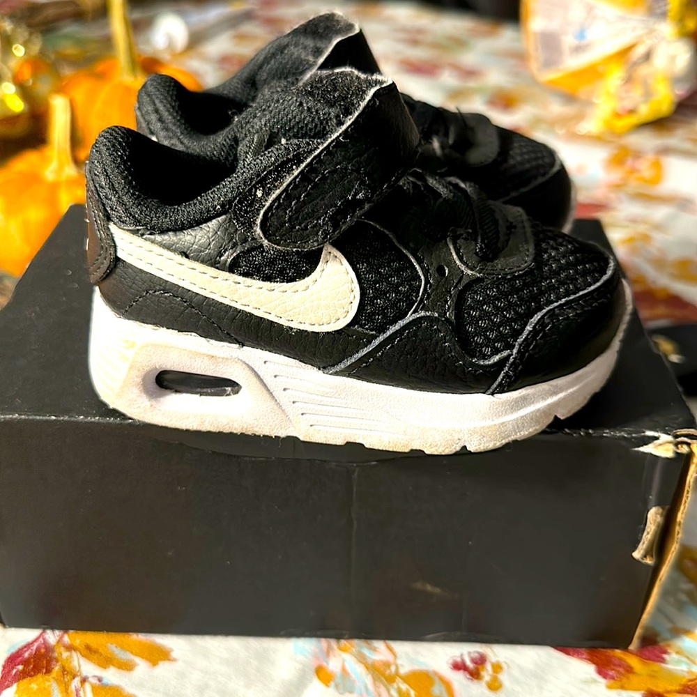 Baby Nike shoes for a crawling baby that’s ready to walk in great condition
